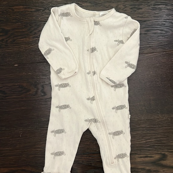 Wilson and Frenchy Organic Pointelle Zipsuit with Feet - Tiny Turtle - Picture 4 of 4